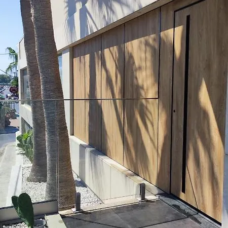 Summertime Signature Apartment *