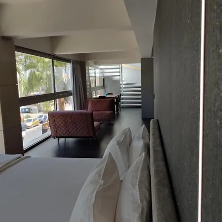 Summertime Signature Apartment *